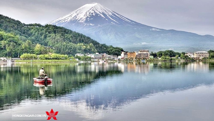Núi Phú Sĩ nhìn từ hồ Kawaguchi