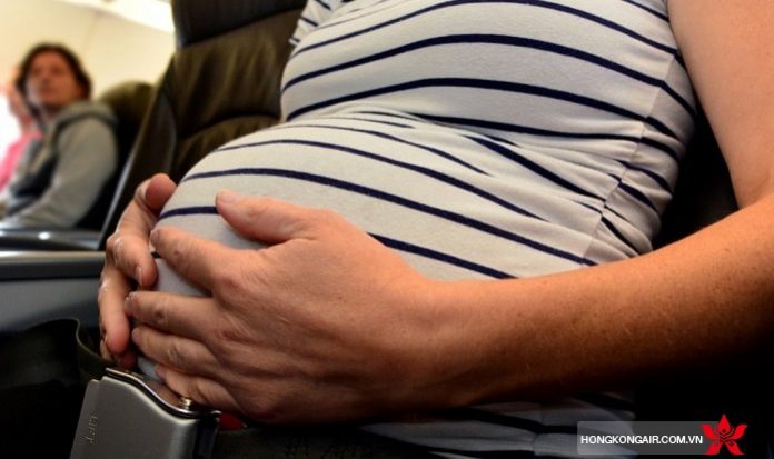 Quy định phụ nữ mang thai đi máy bay của Hongkong Air