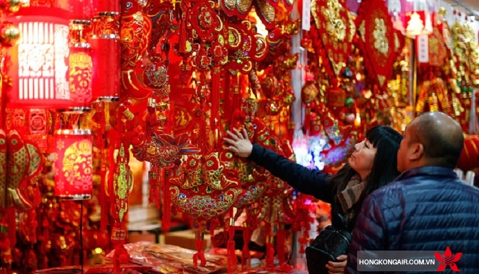 Người Trung Quốc thường lựa chọn màu đỏ để trang trí nhà của đón Tết