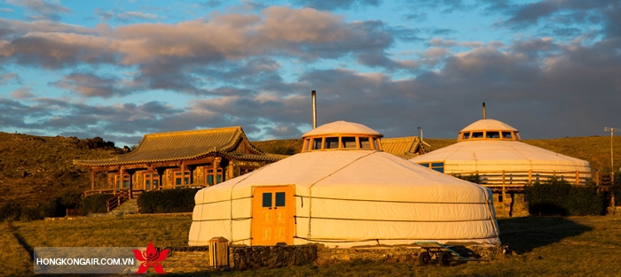 Lều trại của người dân thung lũng Y Lê